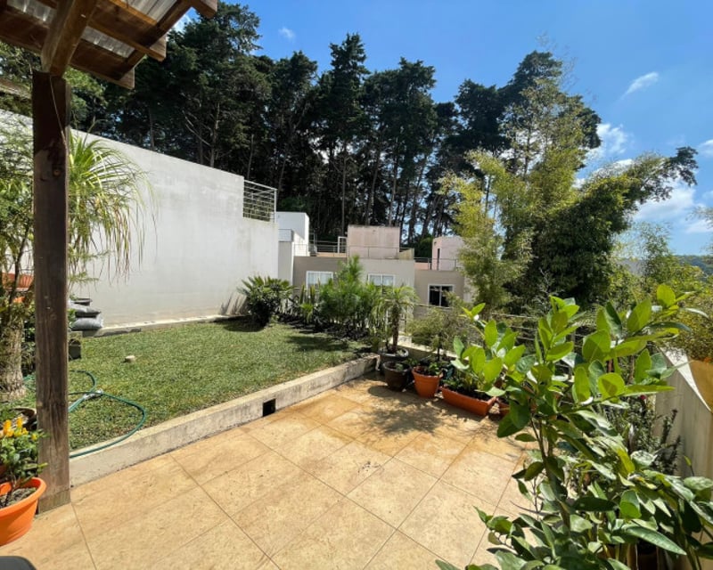En venta casa en condominio Carretera a El Salvador