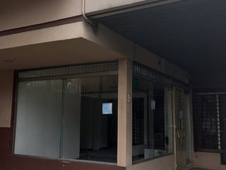Alquilo Local Comercial sobre los Próceres zona 10 - 2
