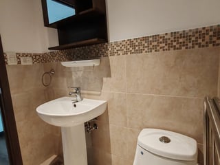 Apartamento en Venta Edificio Di Fiori, zona 7  - 4