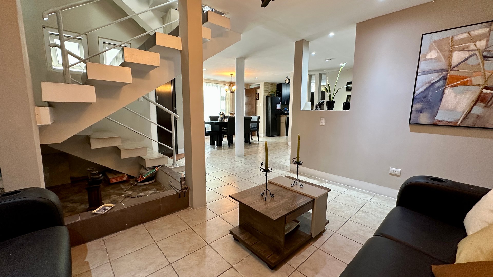 En Venta Casa De Esquina Dentro de Condominio en Zona 11