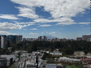 Apartamento en Venta en Edificio Atarah – Zona 10 | 3 Habitaciones - 3