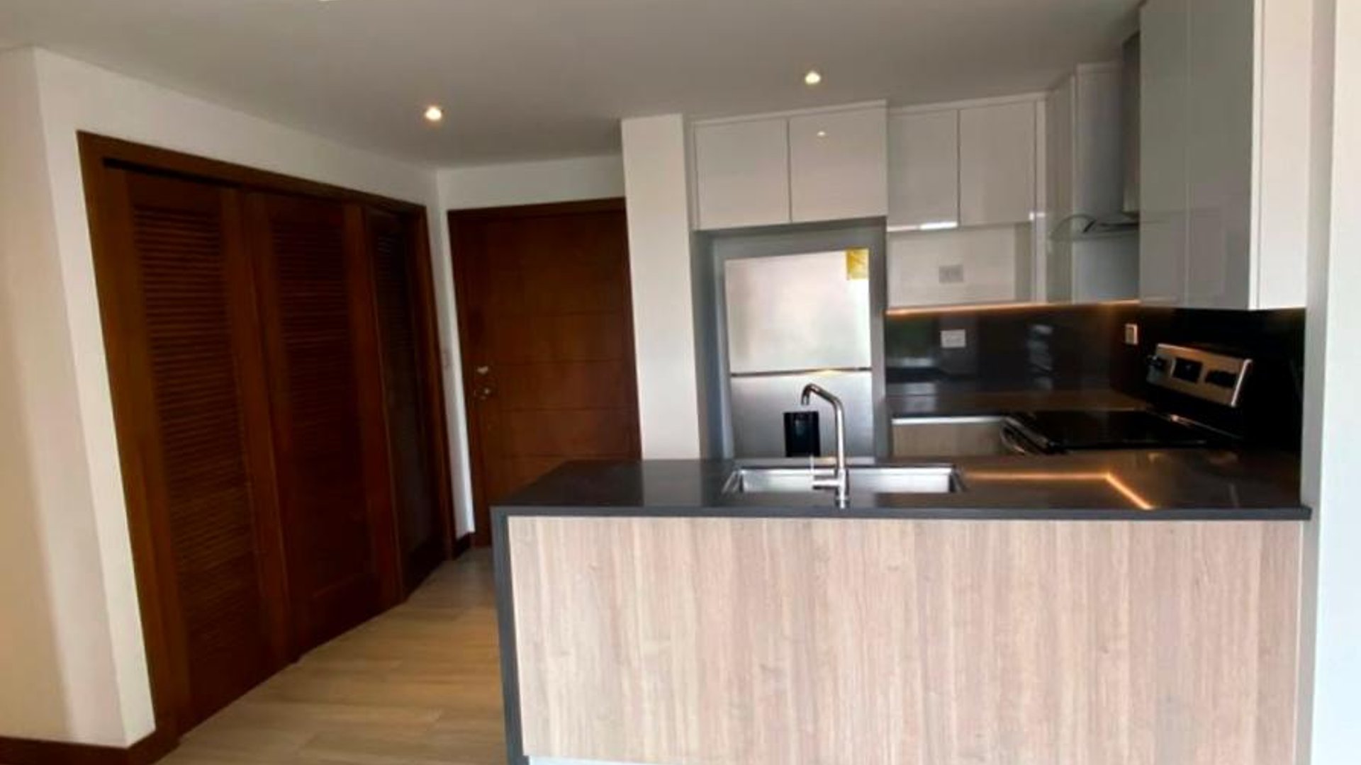 ???? APARTAMENTO EN RENTA – 2 HAB | RESERVA DIEZ | ZONA 10 - Miniatura 2