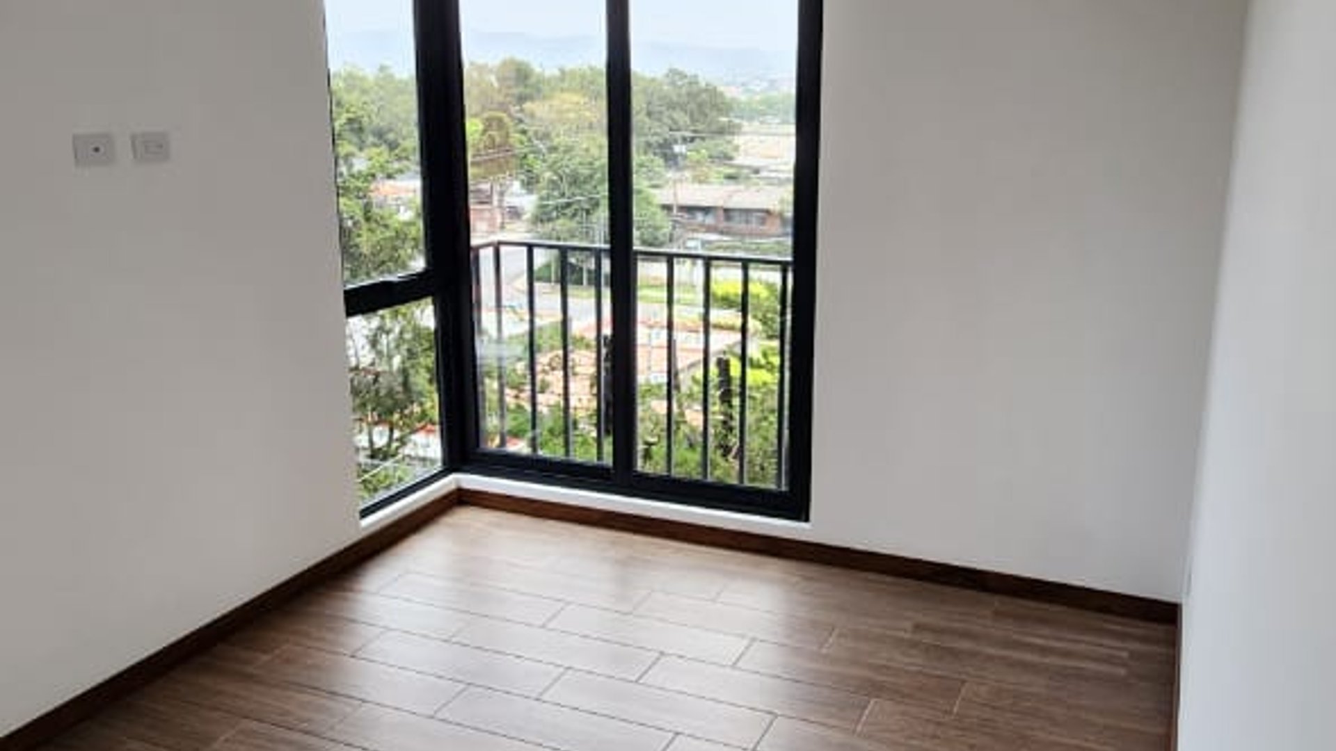 RENTA DE APARTAMENTO EN TORRE MILEA | ZONA 13