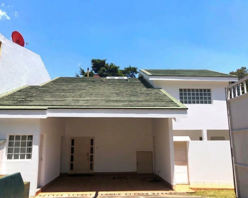 VENTA CASA CERCA DE COLEGIOS VILLAGE Y BILINGUE VISTA HERMOSA