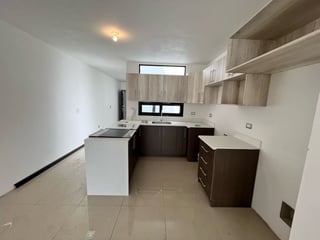 Hacienda Real, zona 16. Casa en venta - 2