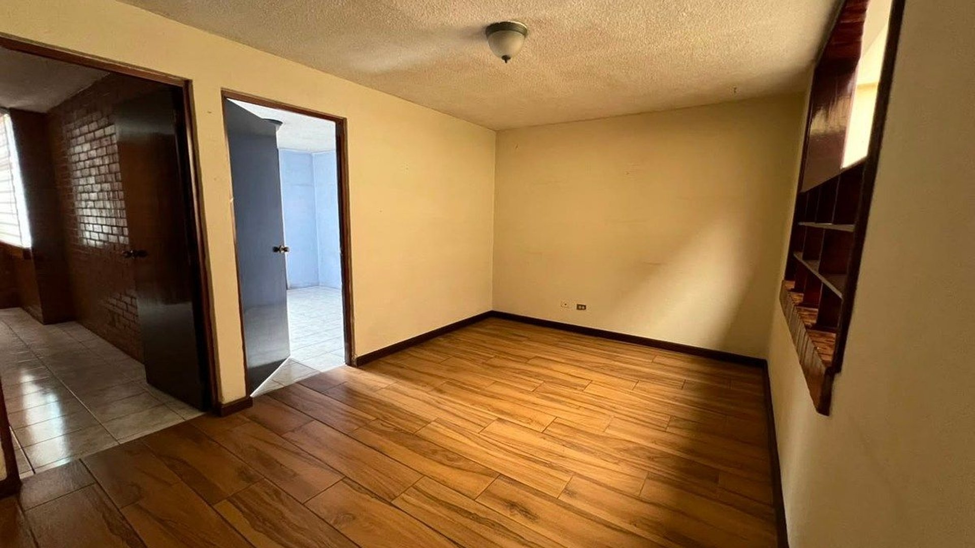 Casa en Renta - Condominio La Pradera, Zona 10 - Miniatura 2