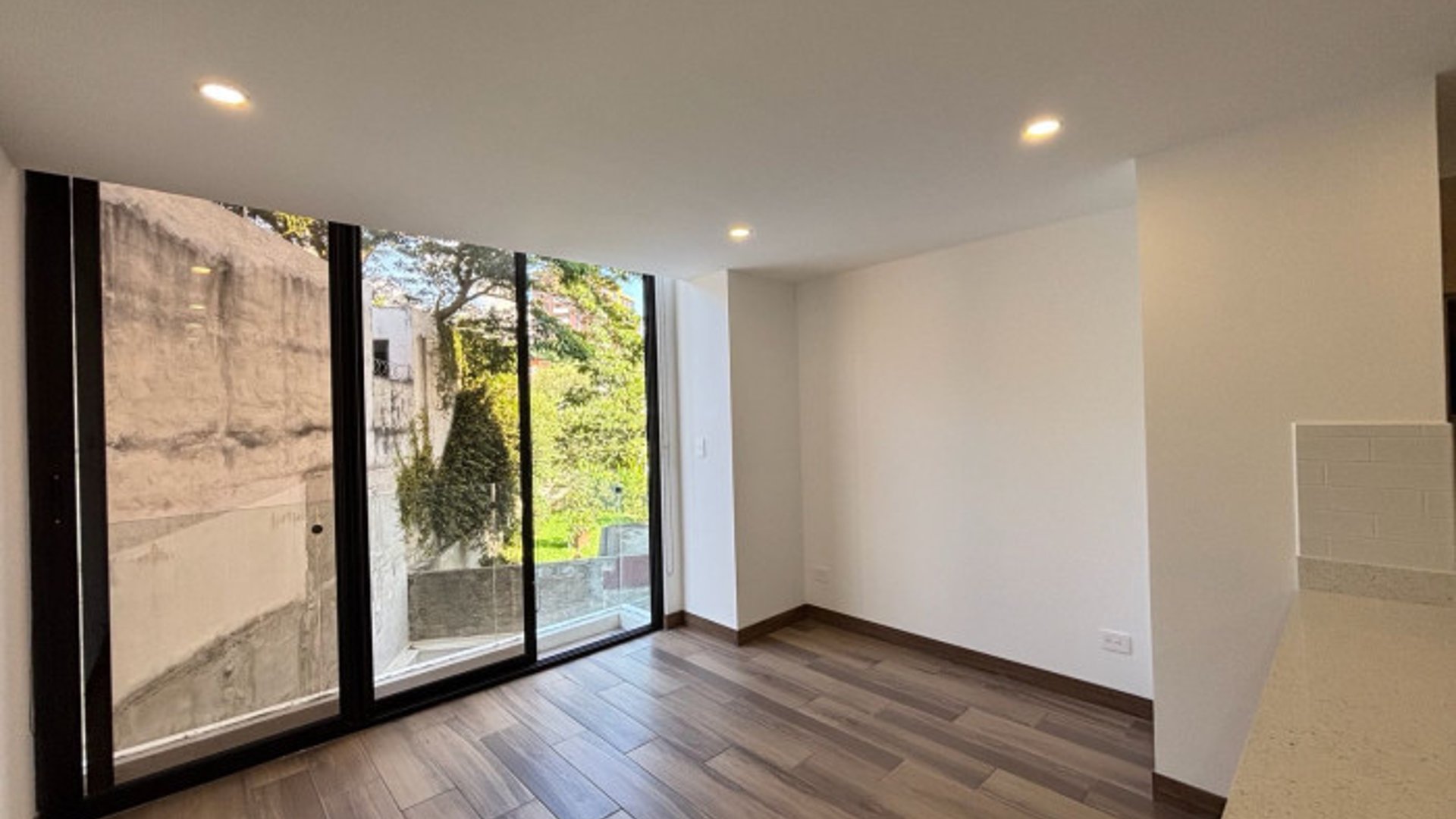 Apartamento en renta en zona 15 Vista Hermosa 1 - Miniatura 3