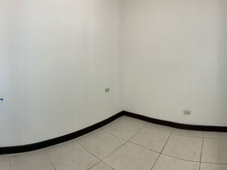 Oficina en renta, Zona Pradera z.10 - 5