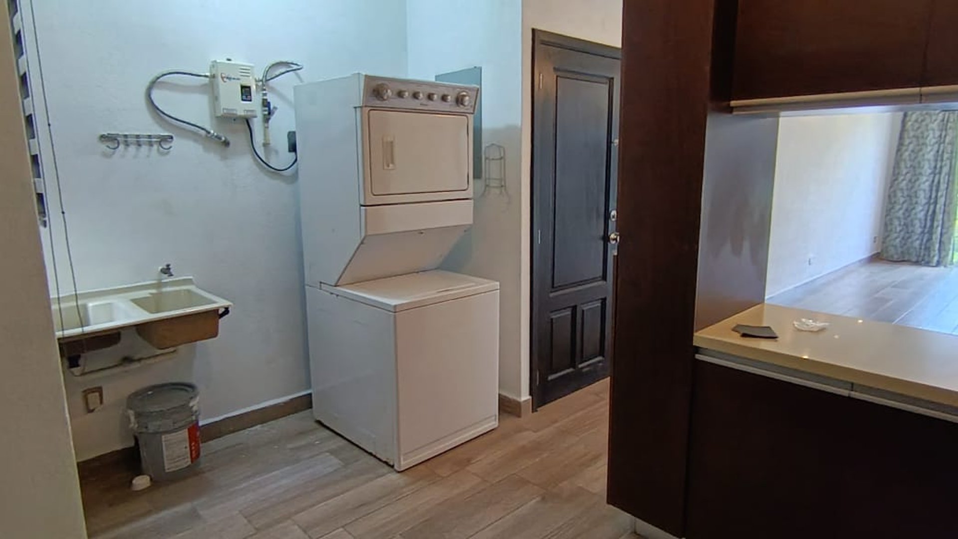 Elegante Apartamento en VENTA O RENTA LA VISTA ZONA 16 - Miniatura 10