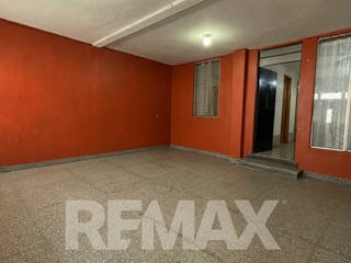 Casa en Venta de 4 Habitaciones en Los Olivos, Zona 18 - 2
