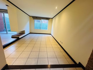 📍 CASA EN VENTA – 3 HAB + JARDÍN  ENSENADA DE SAN ISIDRO | ZONA 16 - 5