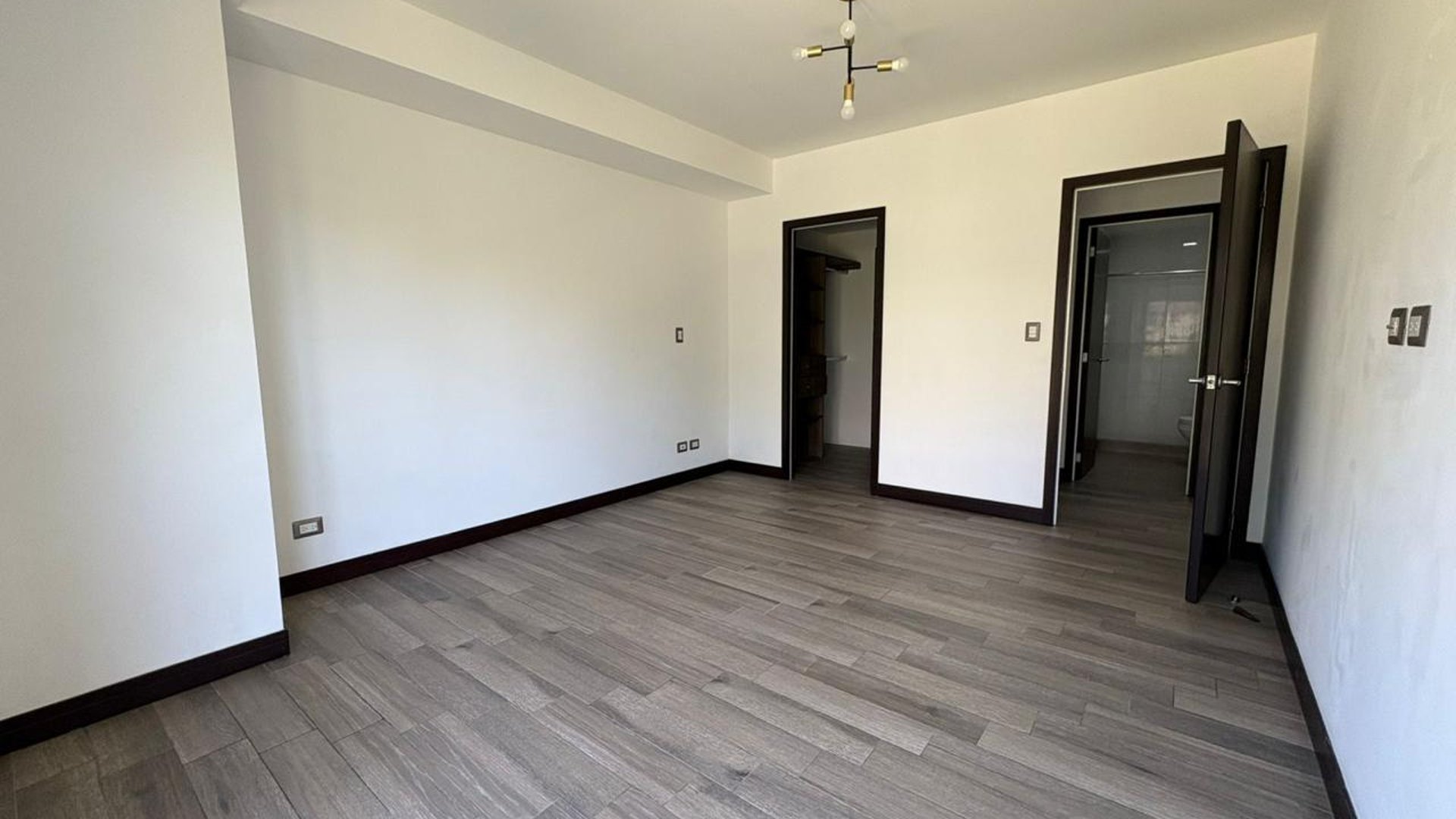 APARTAMENTO EN VENTA | SAN ISIDRO 20-21 | ZONA 16 - Miniatura 3