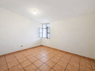 RENTO CASA DE UN NIVEL EN COLONIA CANDELARIA, ANTIGUA - Image 4