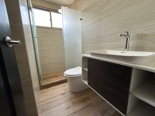 Apartamento en venta, en Zona 11 - 3