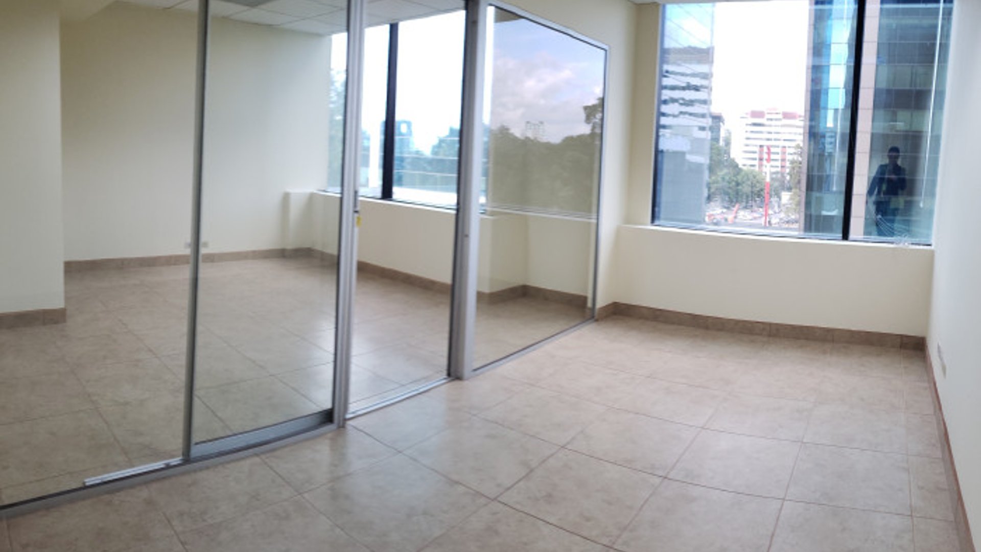 Oficina en Renta o Venta Edificio Europlaza Zona 14