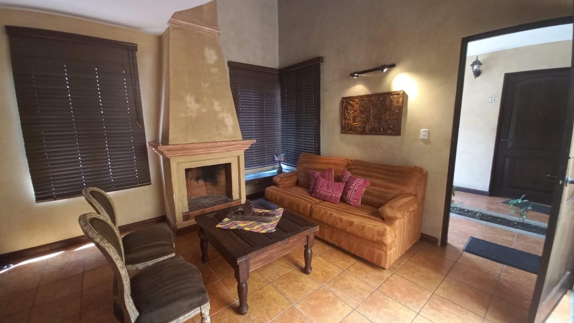 SUITE EN RENTA EN CONDOMINIO EN EL CASCO DE ANTIGUA GUATEMALA
