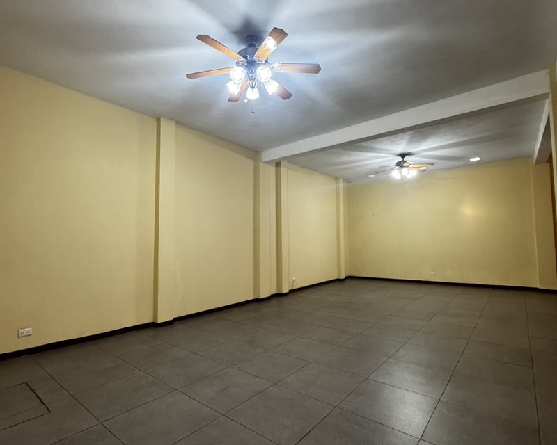 Oficina en renta Zona 17