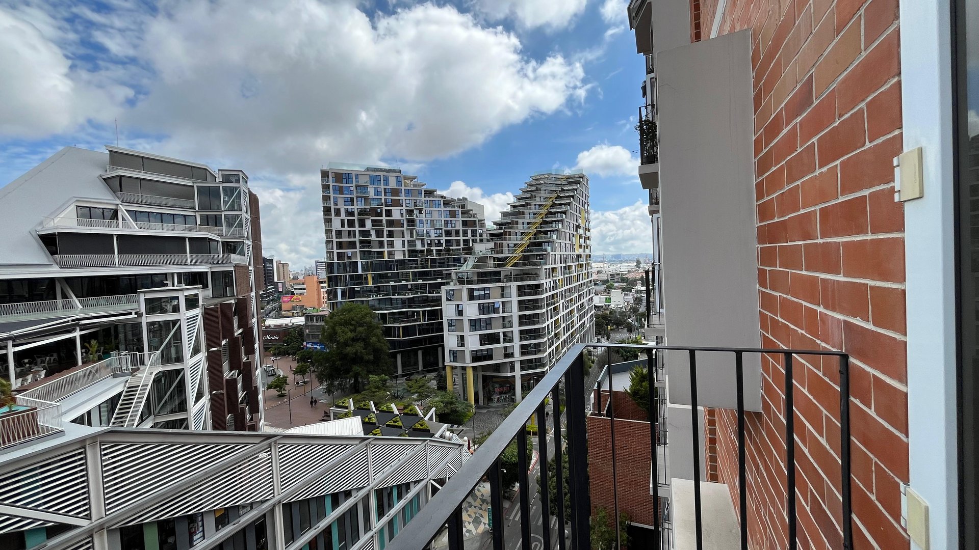 RENTA Apartamento Amueblado Zona 4 Edificio Modra - Miniatura 3