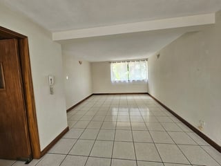 Apartamento en Renta - Capri Zona 9 - 2