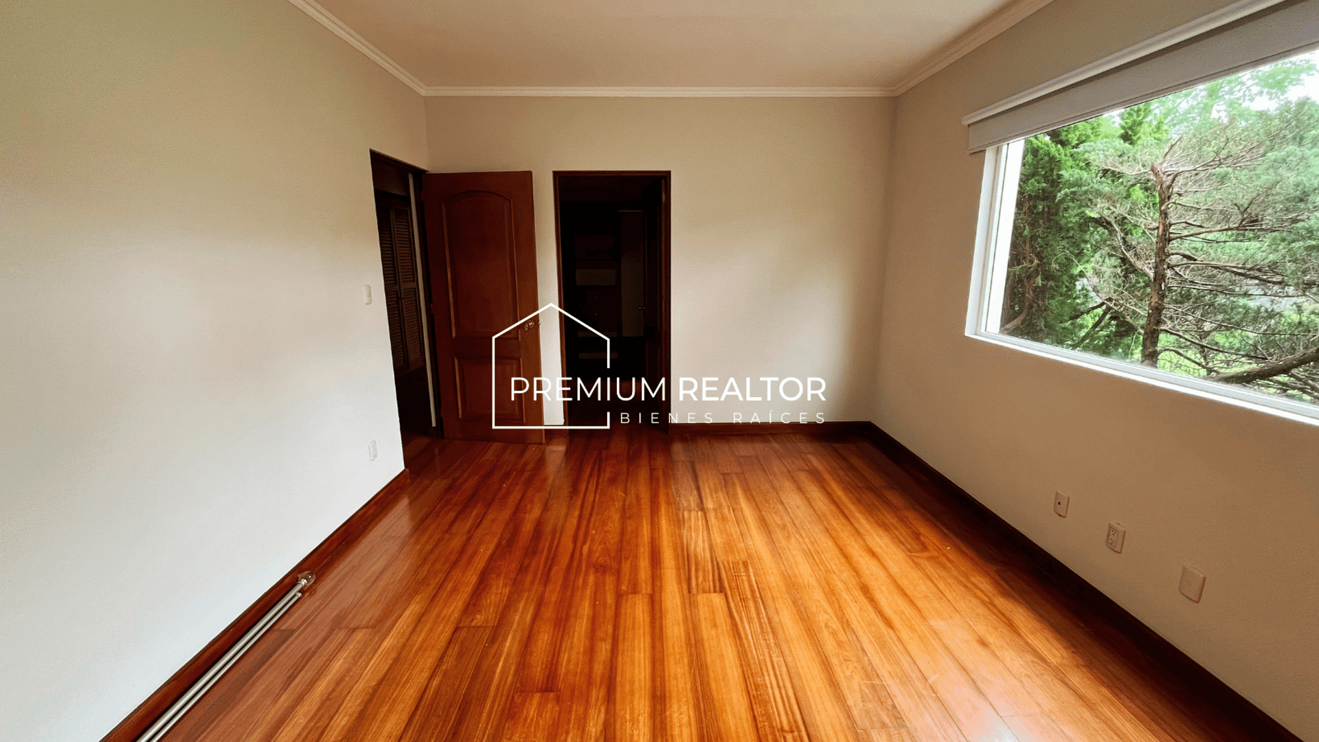 Luxurious 4-Bedroom House with Garden in Casa & Campo, Fraijanes - Rent $2800 - Miniatura 12