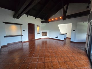 Casa Estilo Colonial en Renta en Condominio El Socorro km 12 CAES, Jardin Grande - 2