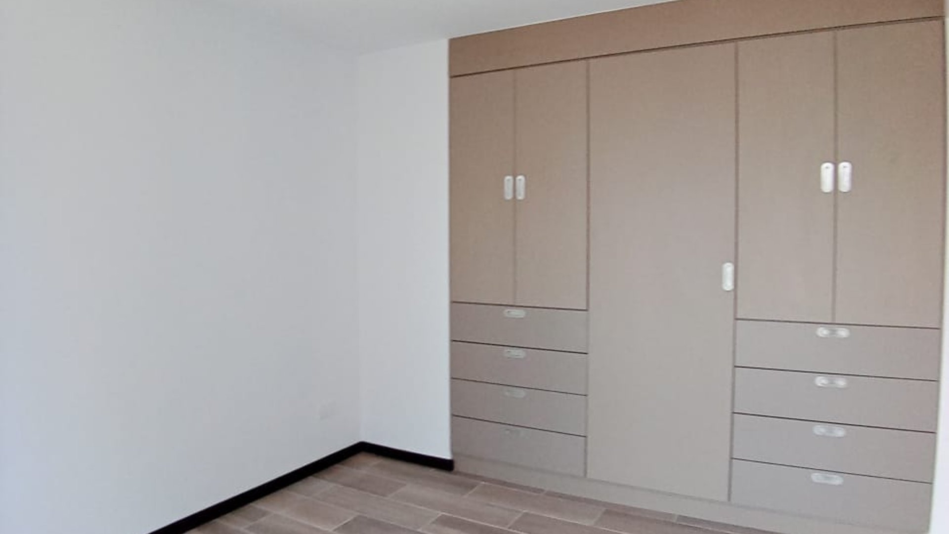 ???? APARTAMENTO EN VENTA – 1 HAB + RENTADO | BIKO | ZONA 10 - Miniatura 9