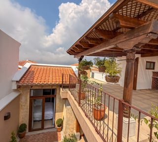 CASA EN VENTA EN LUJOSO RESIDENCIAL CERCA DE ANTIGUA GT