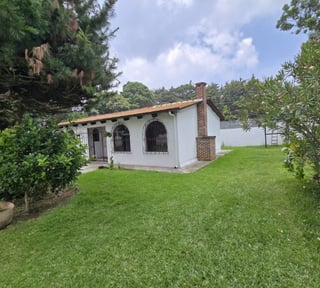 Oficina en Renta San Lucas Sacatepéquez, amplio Parqueo