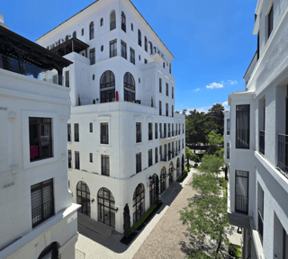 RENTA Apartamento Zona 16 Edificio Lirios II de Cayala
