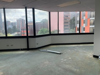 OFICINA DE 183 M2 EN EDIFICIO MURANO CENTER ZONA 10 - 5