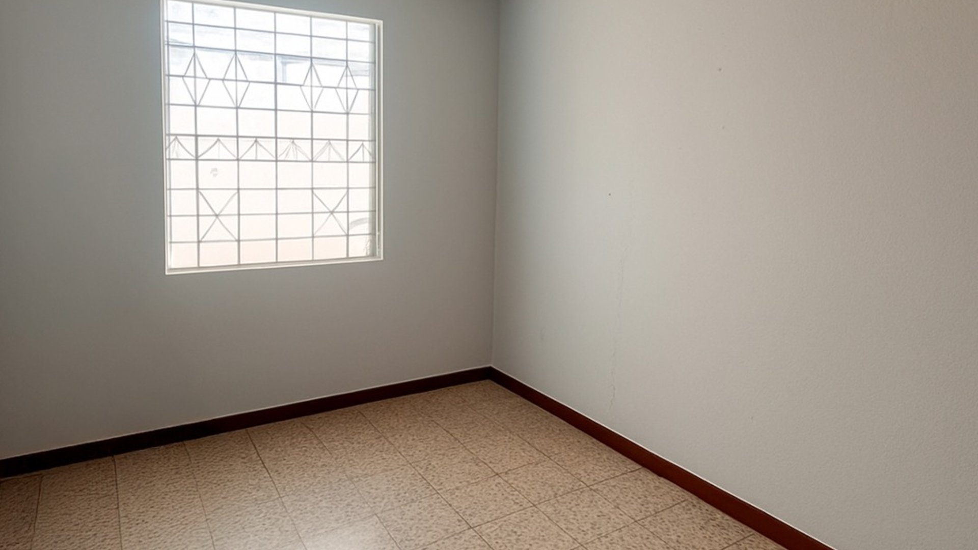 Casa en venta en Pinares del Norte, zona 18. - Miniatura 9