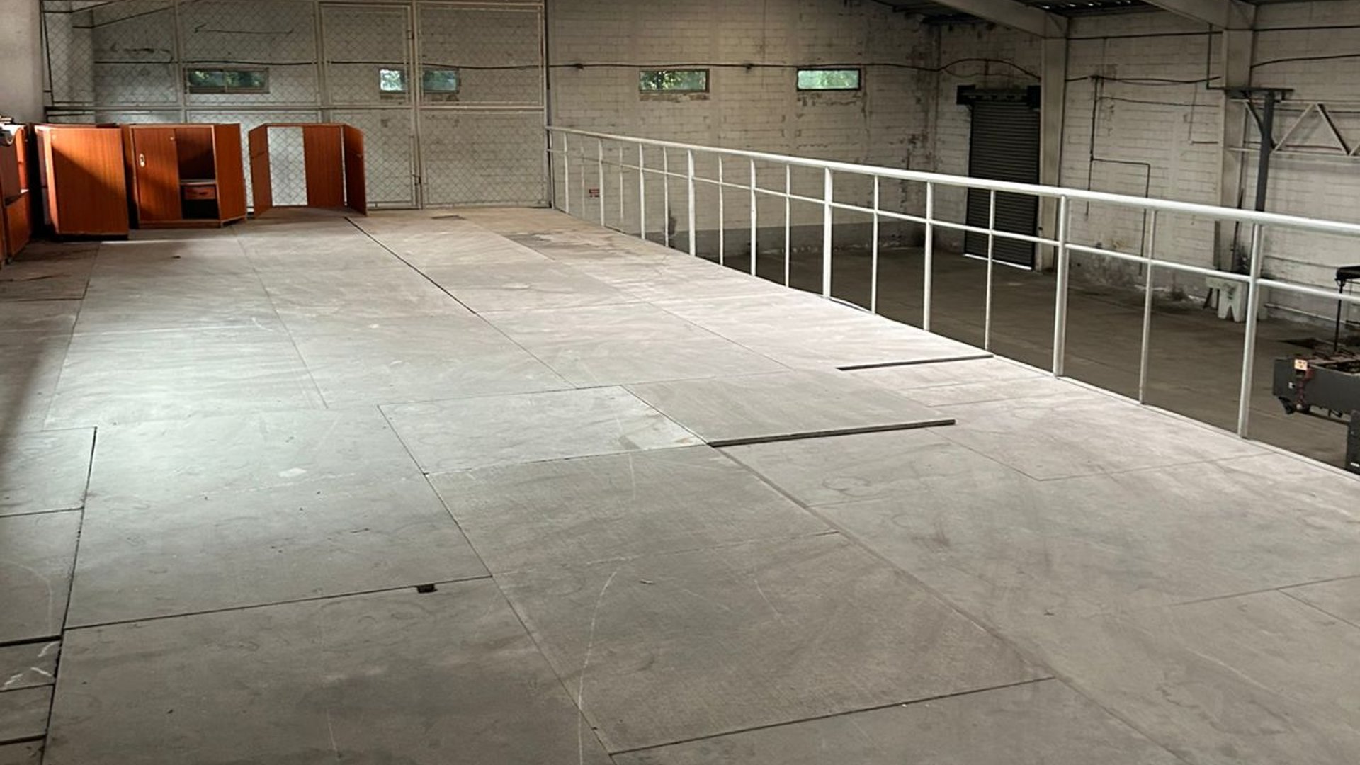 Alquilo excelente propiedad en kilómetro 16.5 BODEGA Y OFICINAS