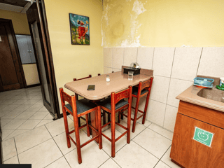 Oficina en VENTA en Edificio María Amelia Zona 10 - 5