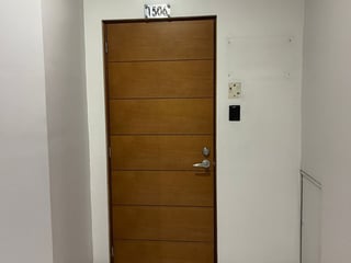 Oficina en renta zona 10 - 2