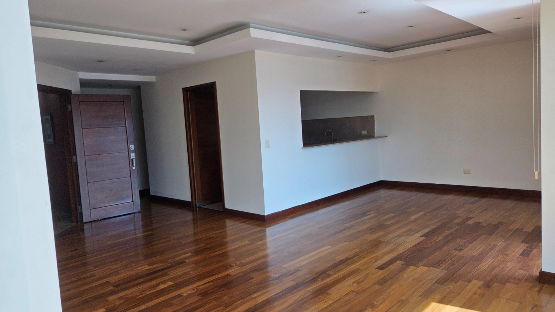 RENTO APTO Z.10 EDIF. MIRAFIORI, 6953  110M2, 2 HAB, 2 BAÑOS, 2 PARQ, $1200