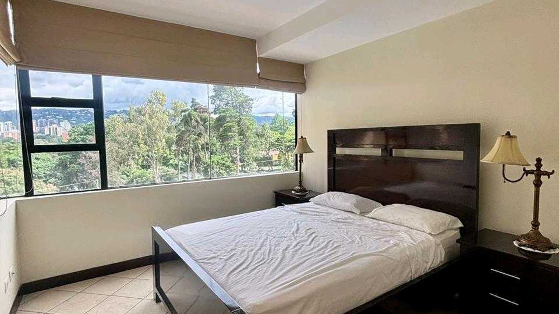 APARTAMENTO AMUEBLADO EN ALQUILER O VENTA???? Edificio Milenia, zona 10 - Miniatura 9