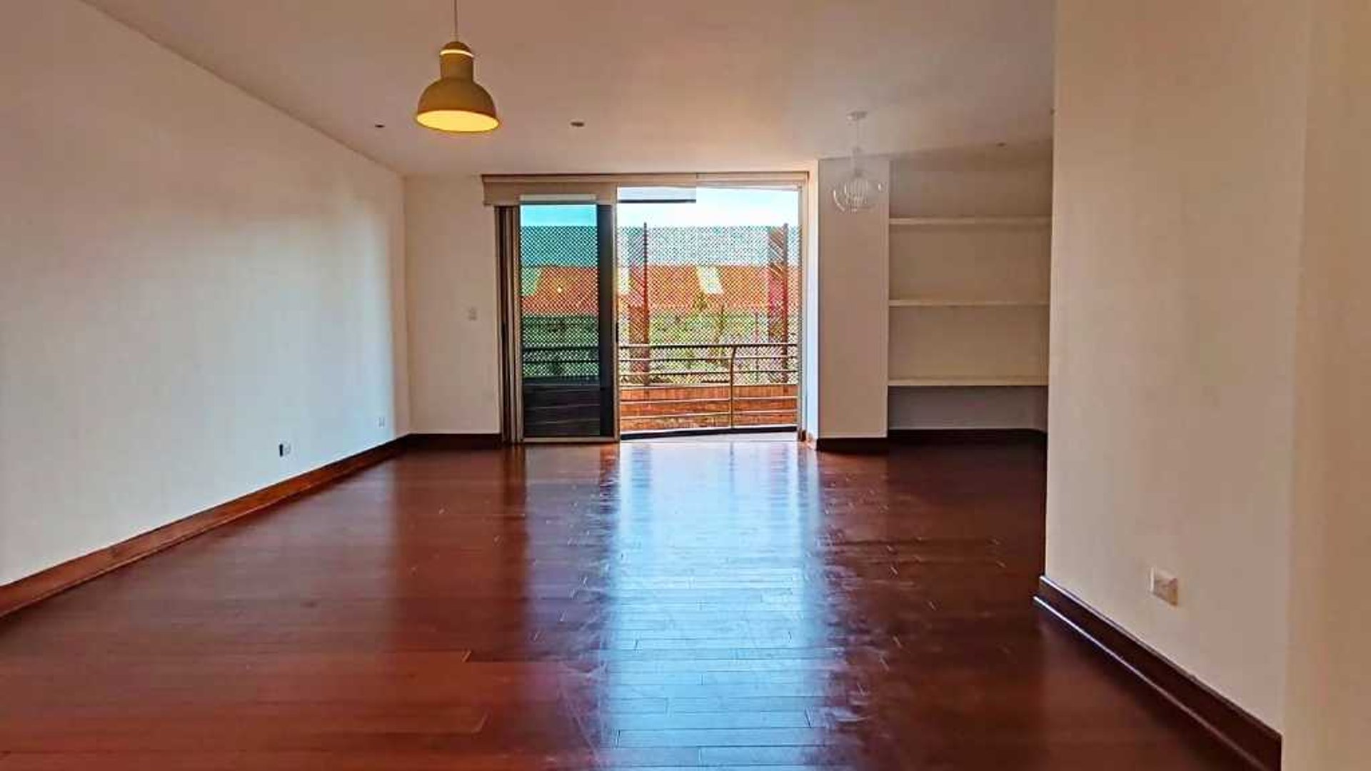 APARTAMENTO EN VENTA – BENEVENTO, ZONA 14 - Image 1