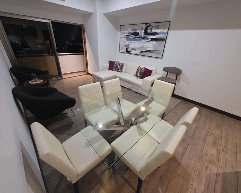 Apartamento en renta Amueblado en Zona 10, 3 habitaciones ref-6087