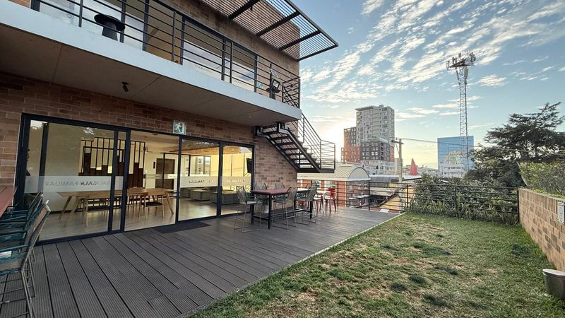 Apartamento en Alquiler Edificio Mira, zona 10 - Miniatura 12