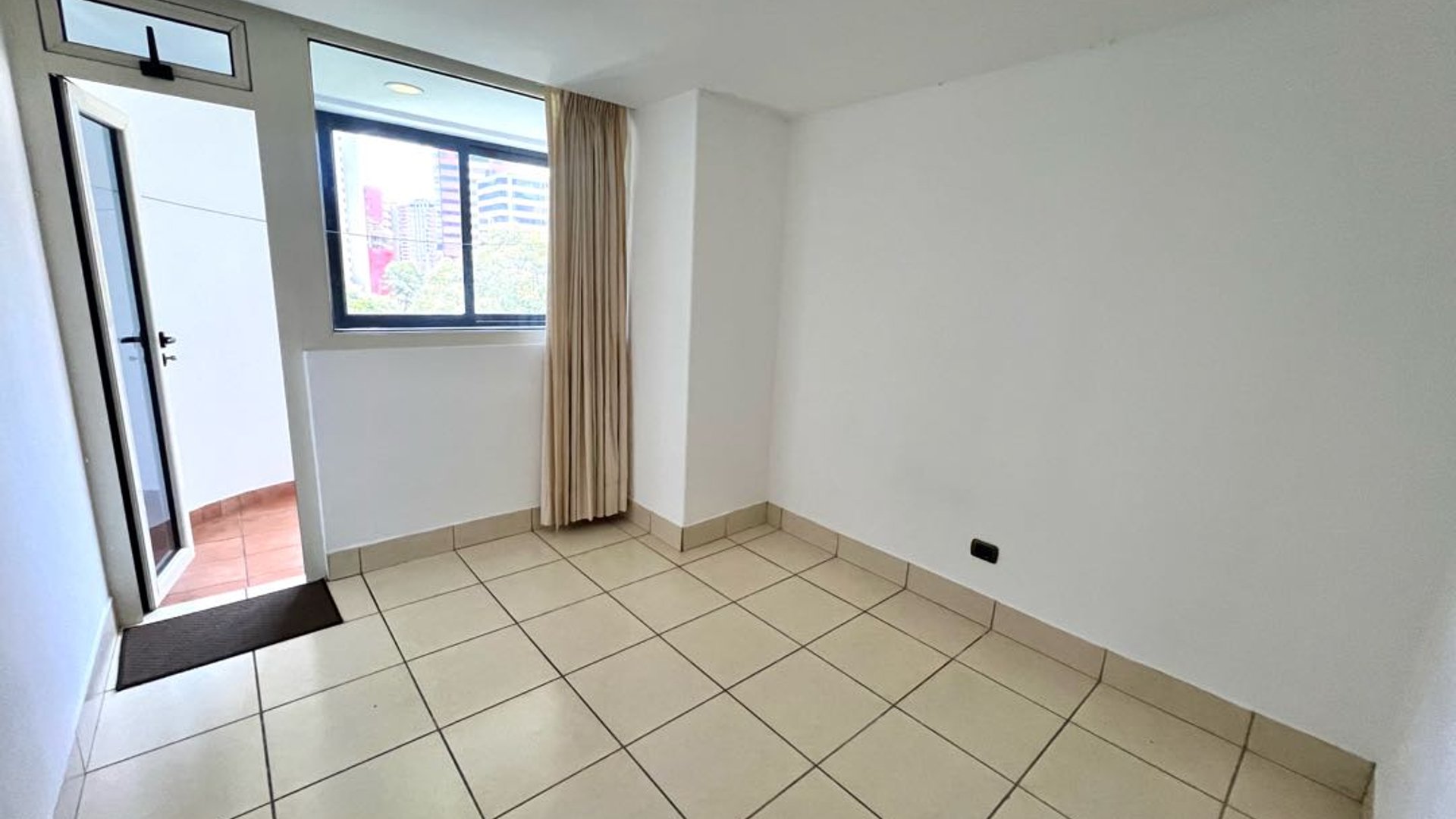 ALQUILER DE AMPLIO APARTAMENTO - MARQUÉS DEL VALLE, ZONA 14 - Miniatura 16