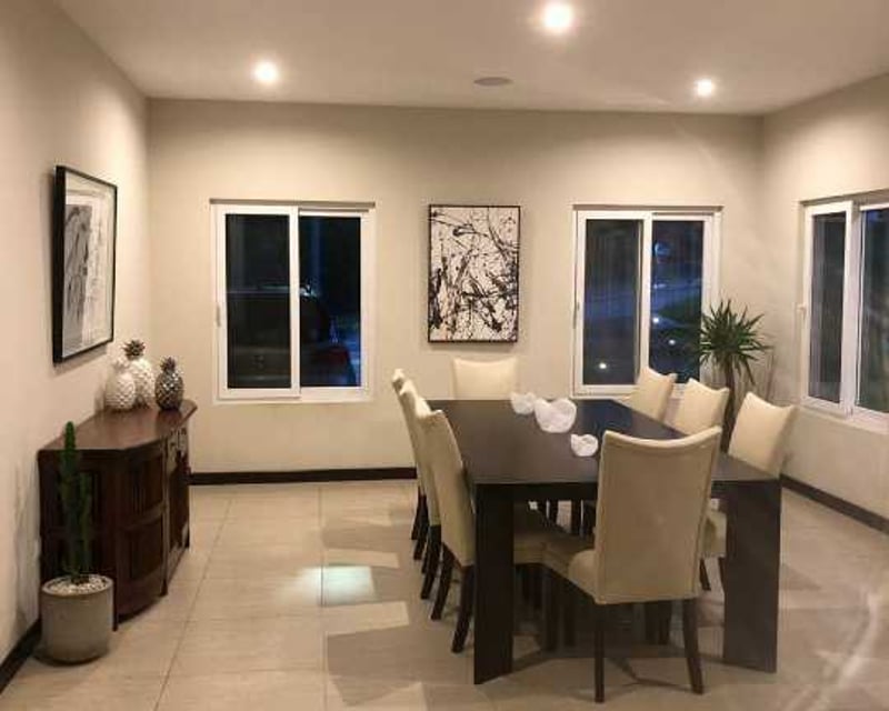 Casa en venta, dentro de Condominio Las Luces