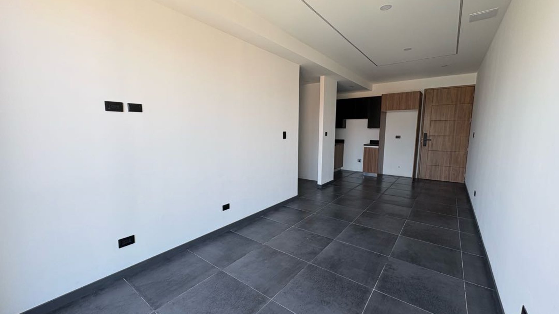Apartamento de 2 habitaciones en alquiler Kona Diez zona 10 - Miniatura 3