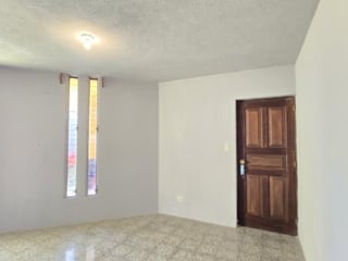 Casa en Venta Pinares de San Cristóbal Zona 8 de Mixco - Image 11