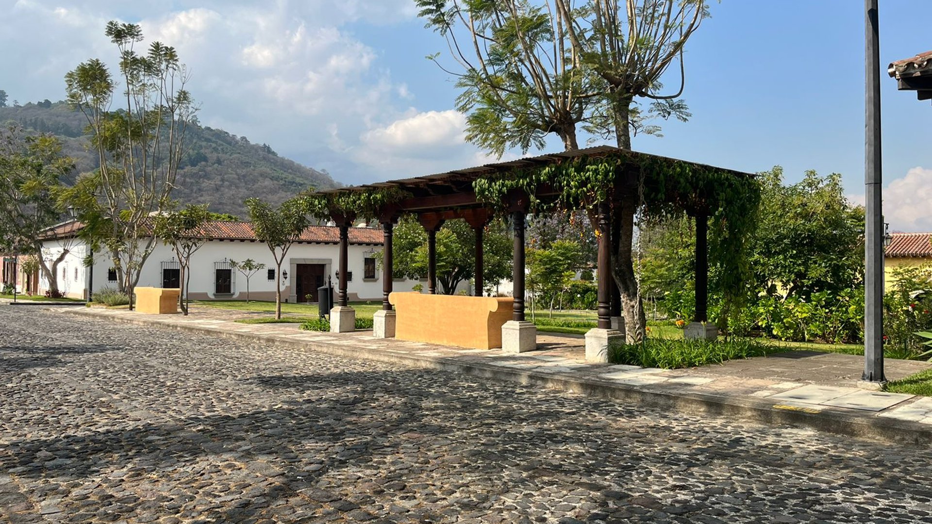 Casa en Venta en Condominio Las Gravileas, Sac - Miniatura 4