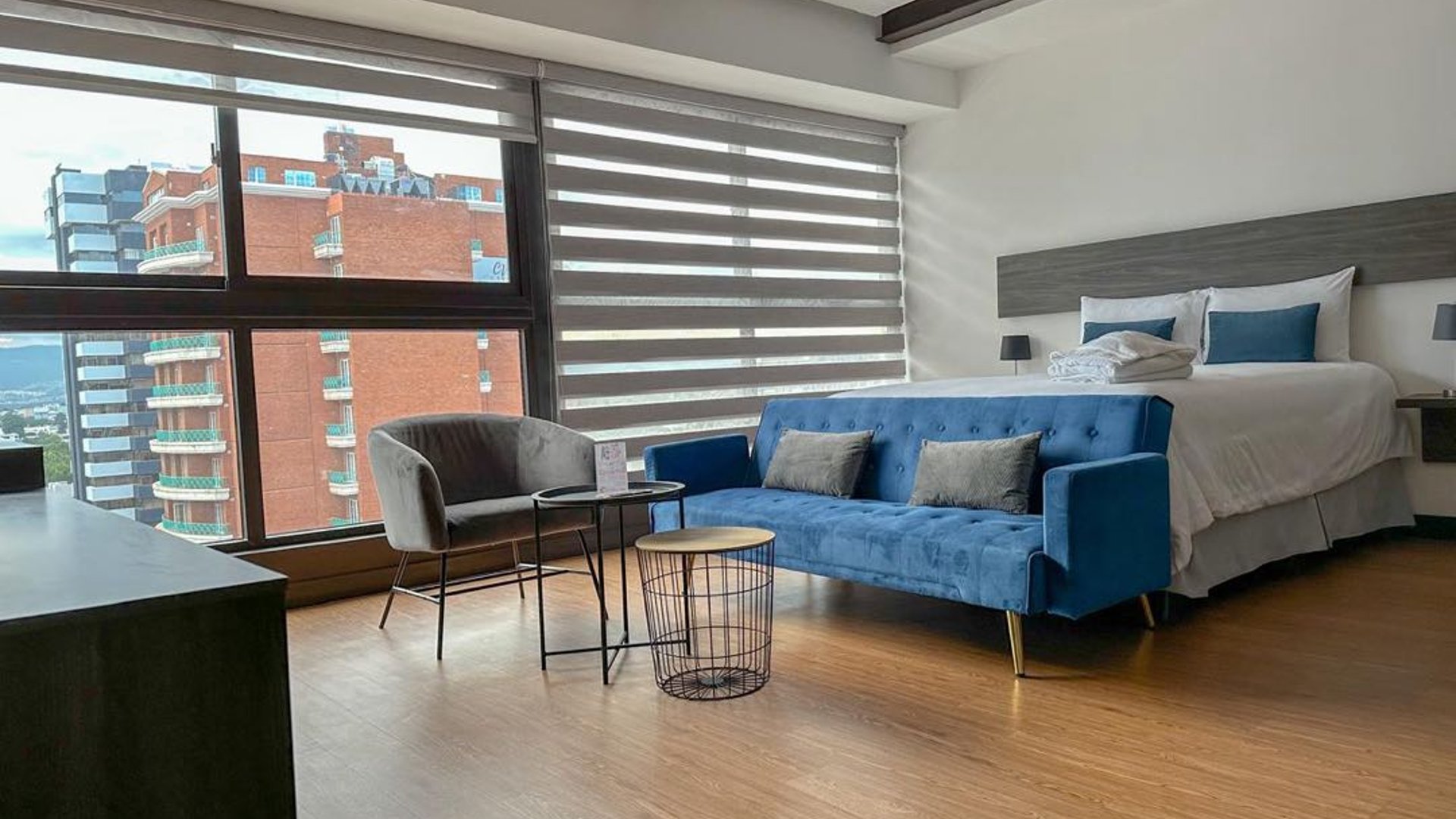 Apartamento Amueblado en Renta, Tipo Loft en Zona 10