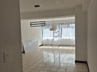 RENTA APARTAMENTO PACÍFICA PLAZA ZONA 14 - 4