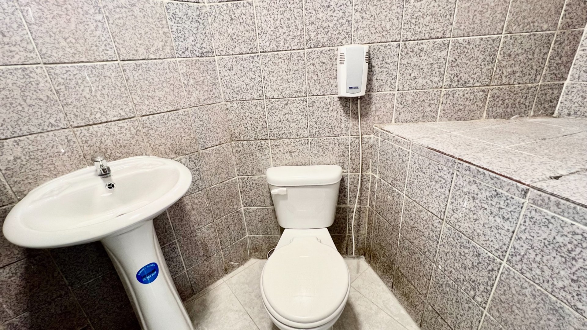 RENTA DE OFICINAS/CLINICAS EN ZONA 1 | NIVEL COMPLETO EN PLANTA 2 - Miniatura 18