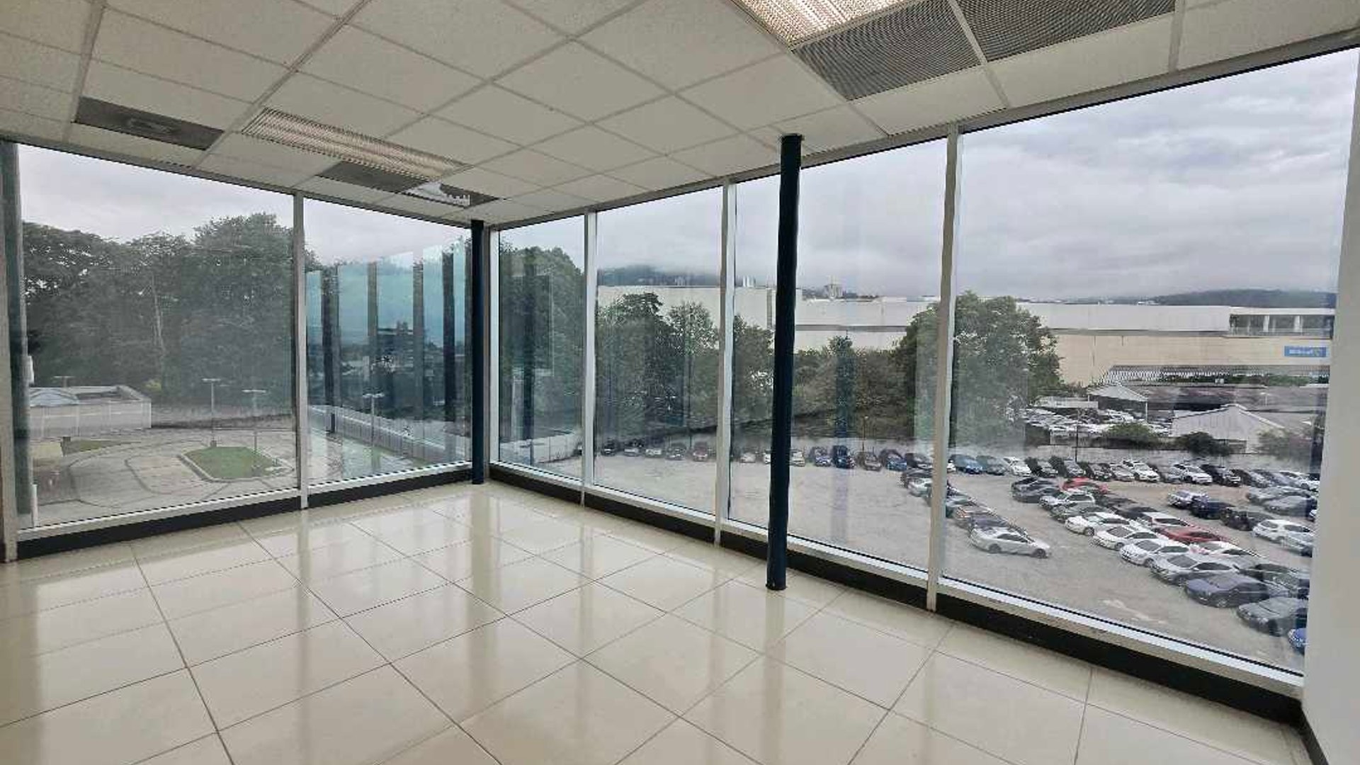 OFICINA EN ALQUILER EN ZONA 10  -  ZONA PRADERA - Miniatura 6
