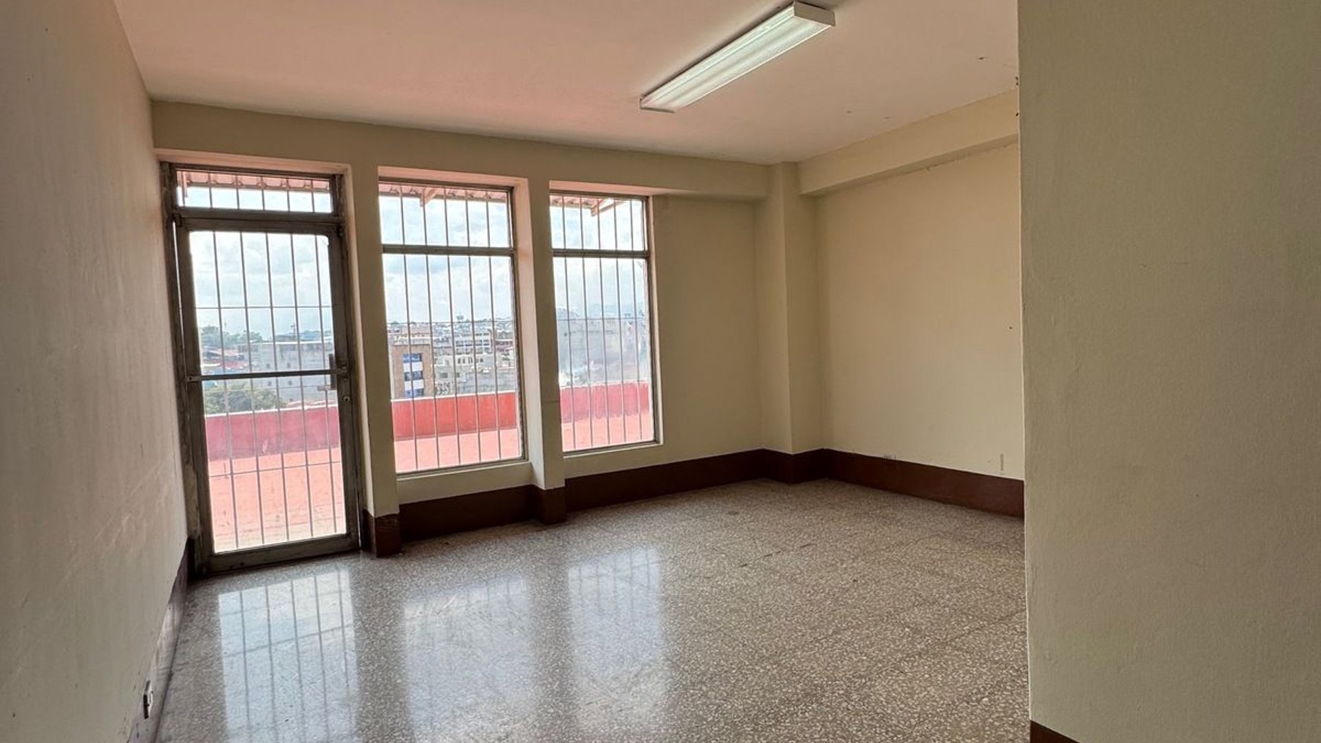 Edificio en Venta / Renta zona 4 - Miniatura 18