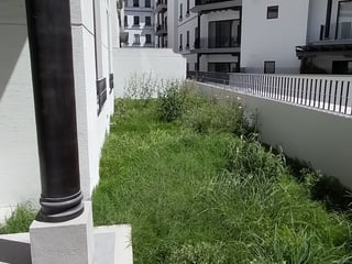 Lujoso Apartamento en Renta con jardín privado en Nogales Cayalá - 5